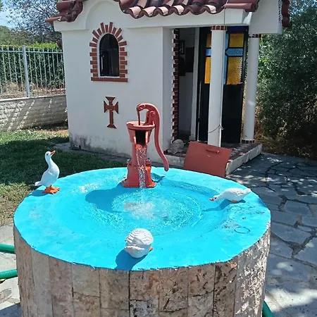 H BIΛΑ ΤΩΝ ΟΝΕΙΡΩΝ ΣΟΥ-999 THE VILLA OF YOURS Dreams 999 Dráma