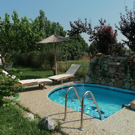 H BIΛΑ ΤΩΝ ΟΝΕΙΡΩΝ ΣΟΥ-999 THE VILLA OF YOURS Dreams 999 Villa *